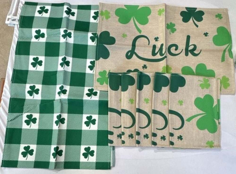 Q721 St. Patrick's Day Decorative Kitchen Towel Set with Shamrock and Luck Desig